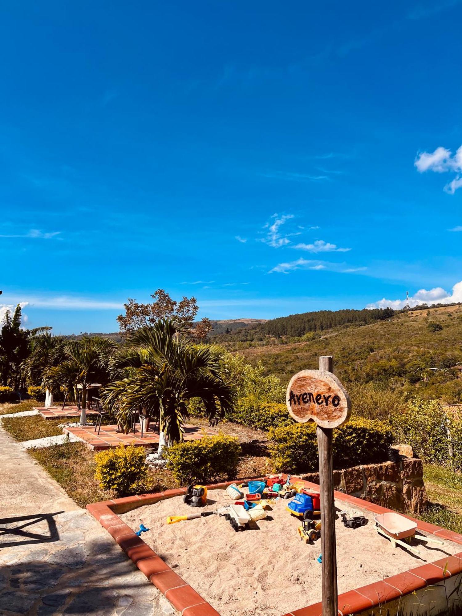 Hotel Campestre Palmas Del Zamorano San Gil Eksteriør billede